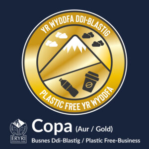 Plastic Free Yr Wyddfa (Snowdon) Copa / Gold plastic-free business badge